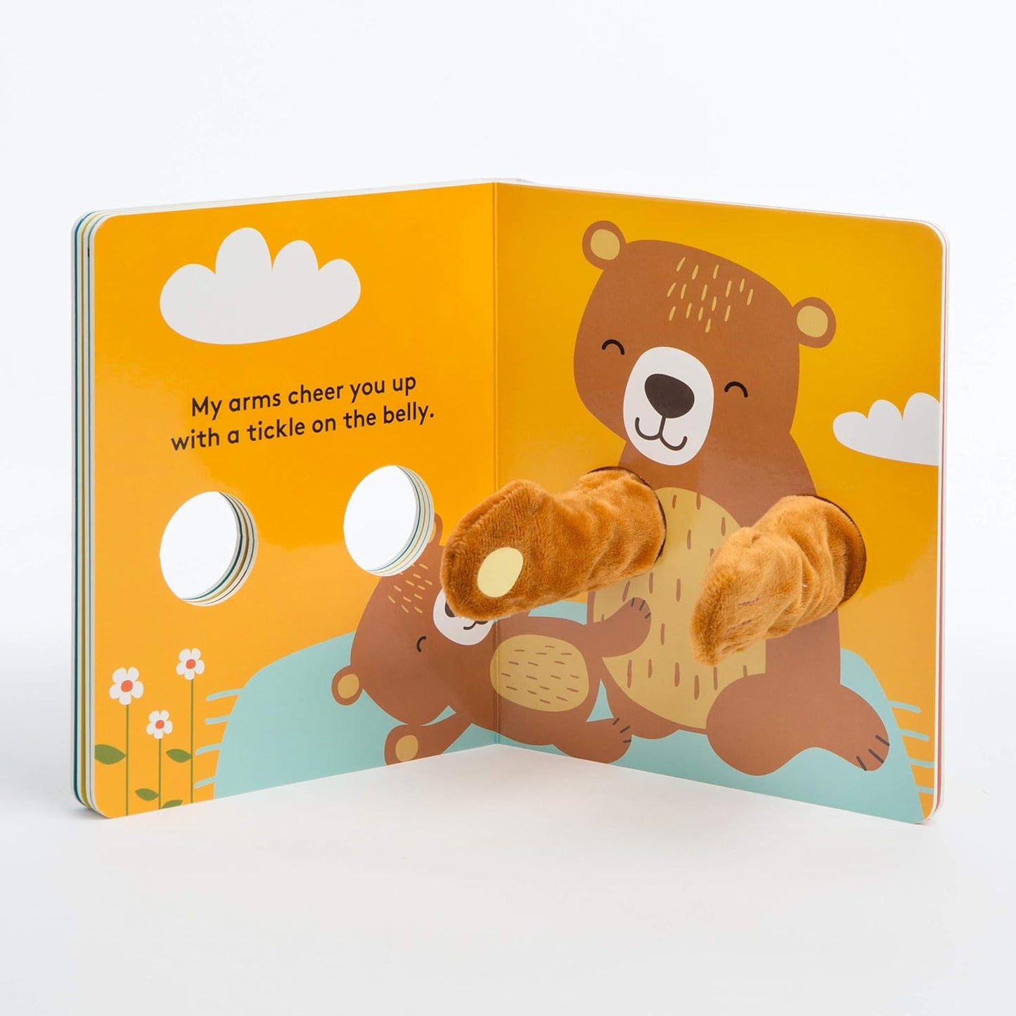 Hug Me Little Bear: Finger Puppet Book (Baby's First Book, Animal Books for Toddlers, Interactive Books for Toddlers)