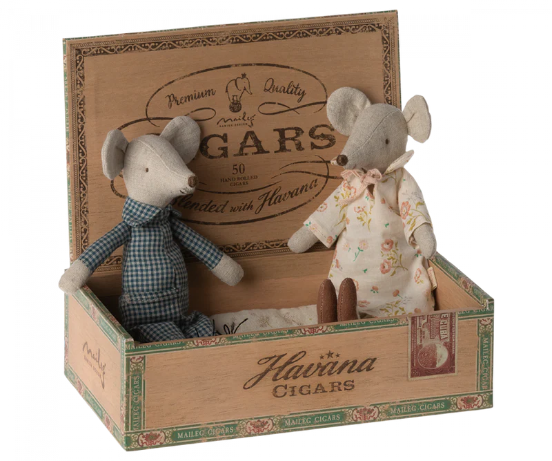 Grandma & Grandpa in Cigar Box
