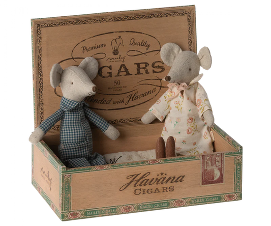 Grandma & Grandpa in Cigar Box