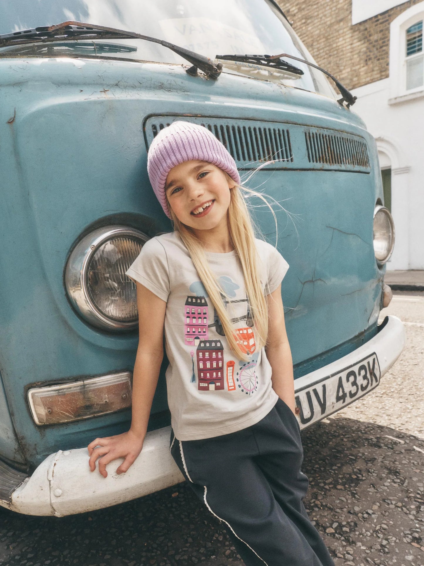 LONDON LANDMARKS GRAPHIC TEE