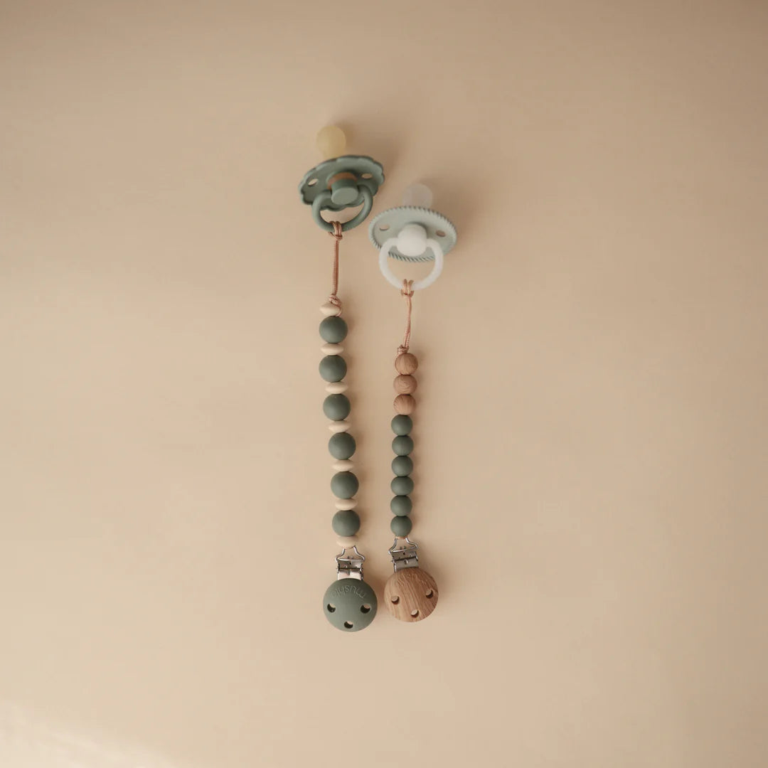 Silicone pacifier Clip- Luna-Dried Thyme-shifting sand-Mushie