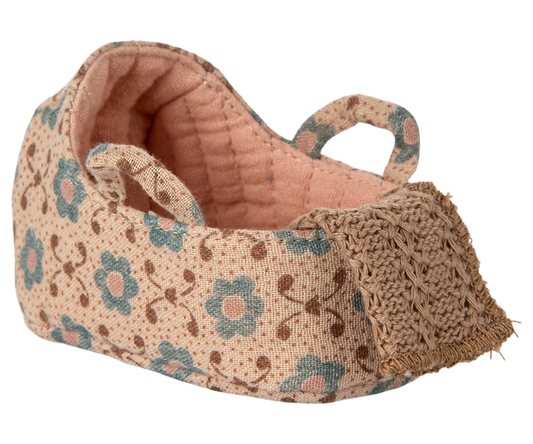 Carry Cot for Baby Mouse