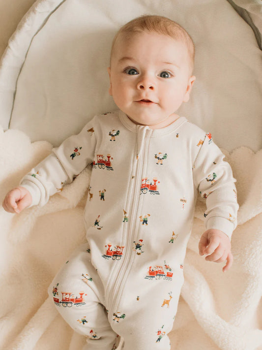 Santa's Workshop Print on Crème Sleeper