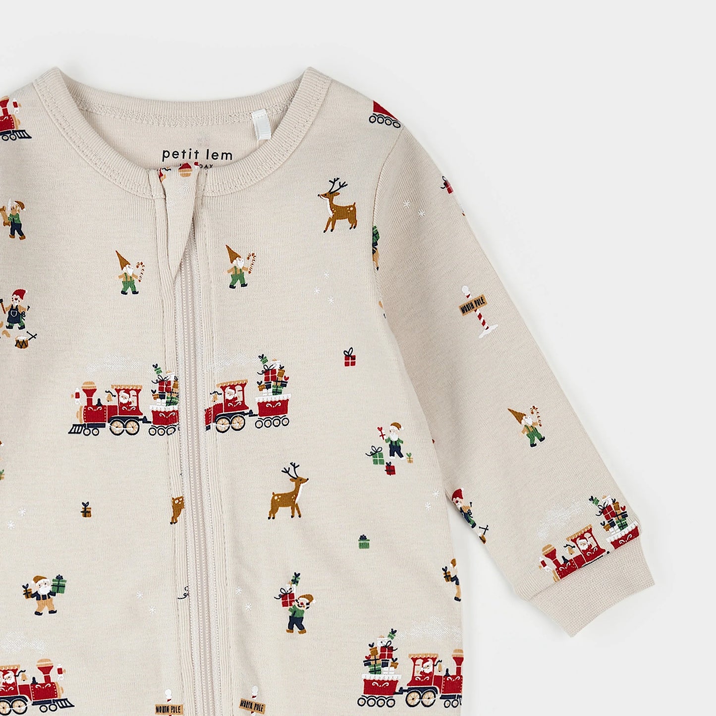 Santa's Workshop Print on Crème Sleeper