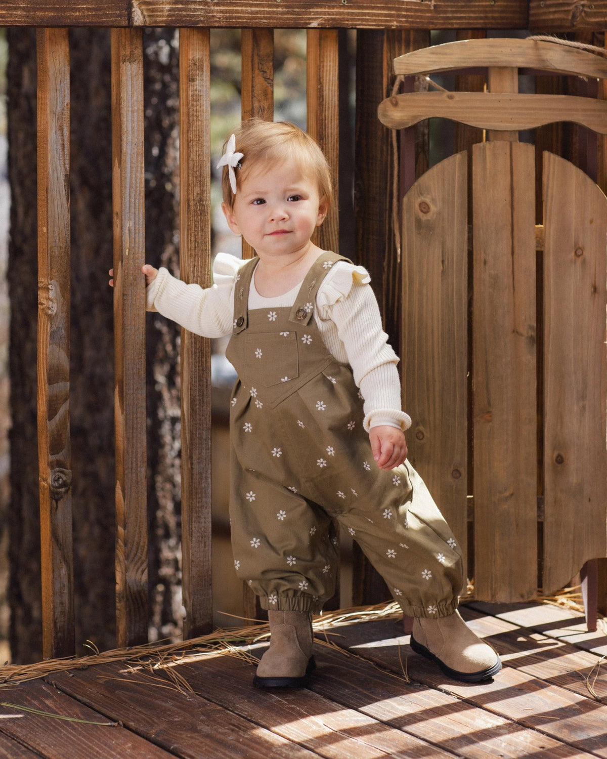 Vintage Overall Embroidered Daisies