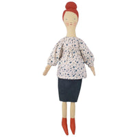 Ginger Mum with Outfit